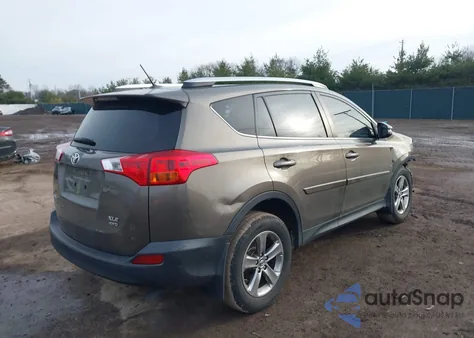 2015 Toyota Rav4 Xle z USA, uszkodzony, nr VIN JTMRFREV9FD155159